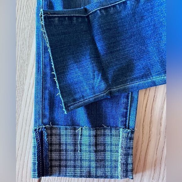 Judy Blue Plaid Cuff Midrise Slim fit boyfriend Jeans - Size 1/25 NWT - Picture 3 of 10